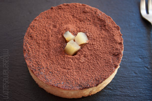 Postre de crema de chocolate y manzana al azafrán | Migas en la mesa