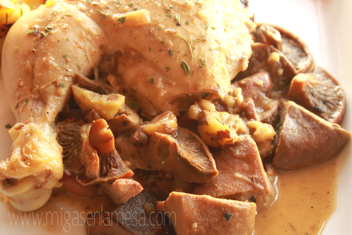 POLLO CON NÍSCALOS Y CASTAÑAS [Otoño] - Migas en la mesa