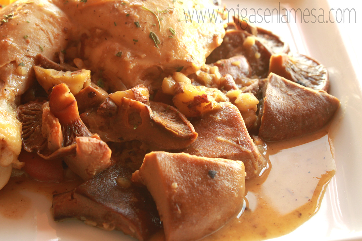 POLLO CON NÍSCALOS Y CASTAÑAS [Otoño] - Migas en la mesa